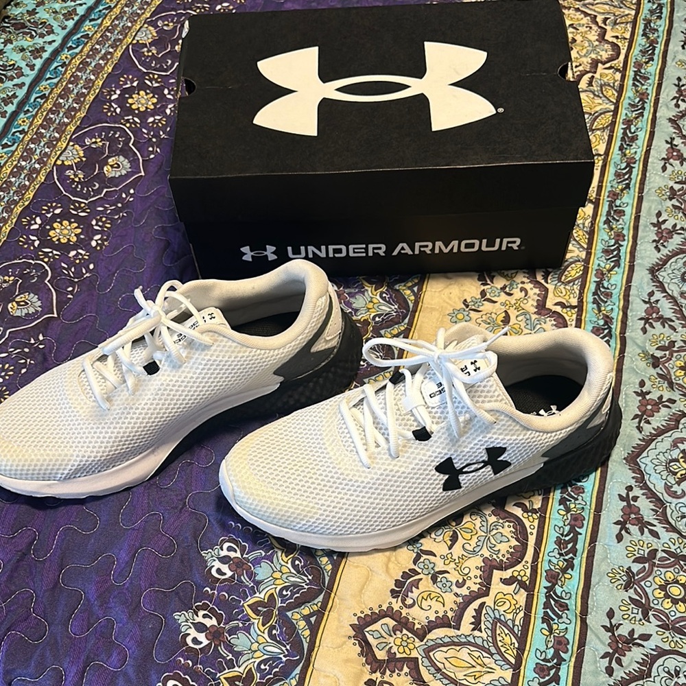 Men’s Under Armour White Mesh Athletic Tennis Shoes 10.5